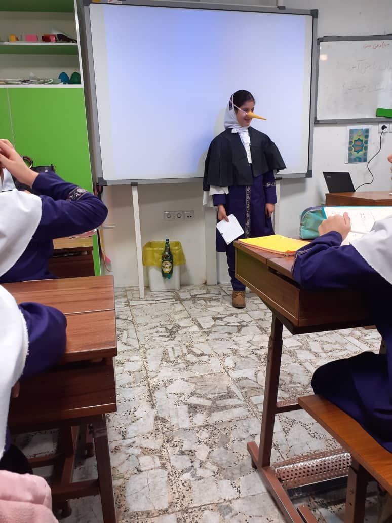 زنگ محيط زيست با موضوع هواى پاك در كلاس چهارم «ب»